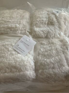 POTTERY BARN COZY POM POM THROW Blanket Ivory Cream 50 X 60in- New W/ Tags